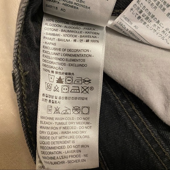 Levi’s Embellished Wedgie Short - Picture 7 of 8